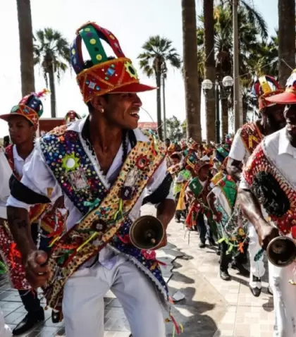 Explosi�n cultural, m�sica y colores en los festivales de las playas de Ica, por la llegada de la Navidad en Per�.