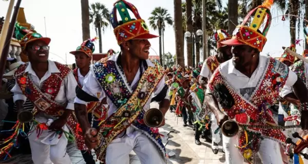 Explosi�n cultural, m�sica y colores en los festivales de las playas de Ica, por la llegada de la Navidad en Per�.