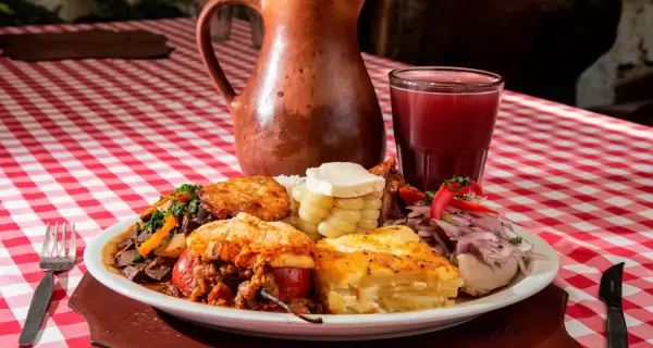 Todos los platos que no puedes dejar de probar en tu tour gastron�mico en Arequipa.