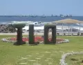 Vista del puerto y costa de Ilo, cerca de la Reserva Nacional.