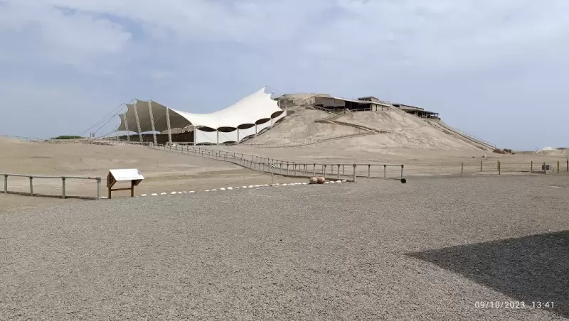 Vista panorámica del Complejo Arqueológico El Brujo, ubicado en Magdalena de Cao, La Libertad