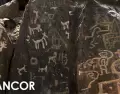 Petroglifo antropomorfo tallado sobre roca en Huancor, Chincha Alta, perteneciente a la antigua cultura Chincha.
