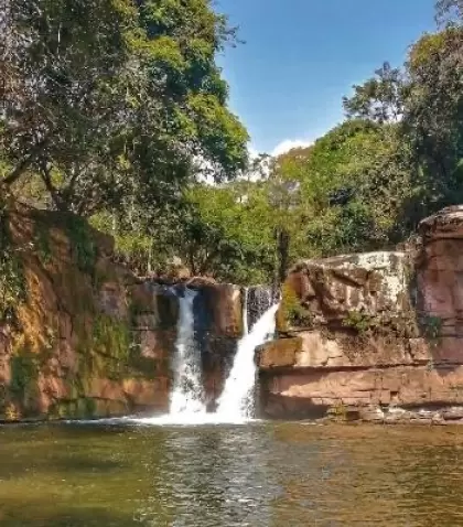 Piscina natural al pie de la cascada, ideal para un ba�o refrescante despu�s del trekking