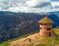 Mirador sobre el Ca��n del Sonche, con torre de observaci�n y vista del profundo abismo natural. Ideal para apreciar la magnitud del paisaje.