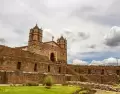 Muros de piedra finamente labrada en los templos del Sol y la Luna, testimonio de la ingenier�a inca.
