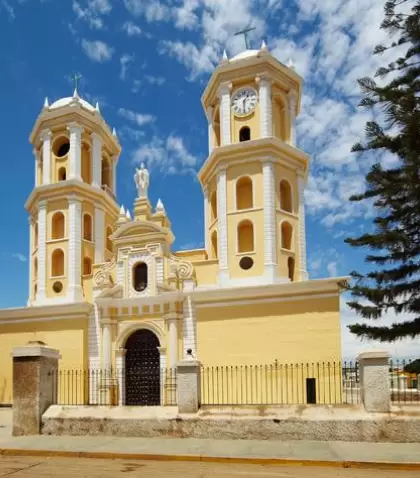 Iglesia San Pedro de Lambayeque en Per�, Fotos y Videos