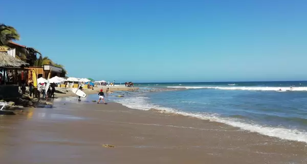 M�ncora ofrece mar templado, d�as soleados y una de las experiencias de playa m�s completas del norte peruano.