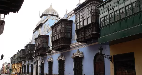 El Centro Hist�rico de Lima re�ne arquitectura colonial, balcones tradicionales y algunos de los edificios m�s importantes del pa�s.