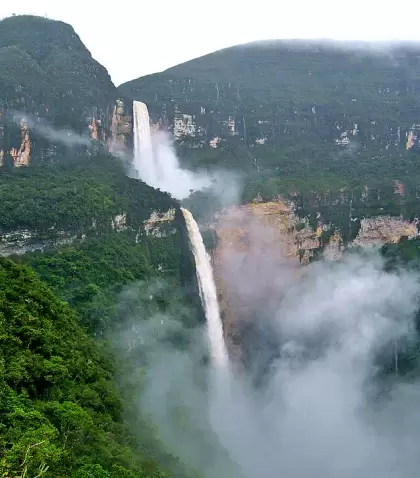 La Selva Alta peruana combina bosques densos, r�os y cataratas que invitan al descanso y la aventura.