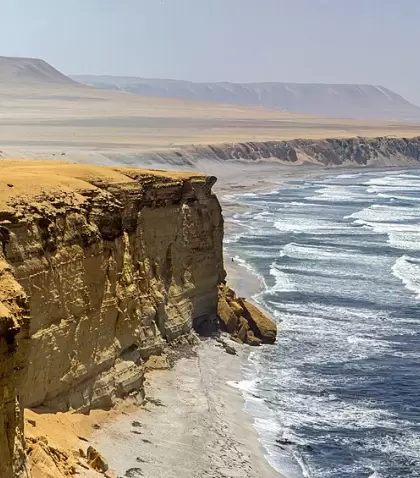La Reserva Nacional de Paracas combina mar, desierto y fauna en uno de los paisajes m�s espectaculares del Per�.