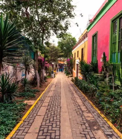 Lima ofrece paseos costeros, barrios con sombra y espacios culturales perfectos para el verano.