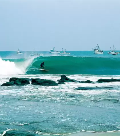 Per� ofrece algunas de las mejores olas del mundo, con playas ideales para surfear durante todo el a�o.