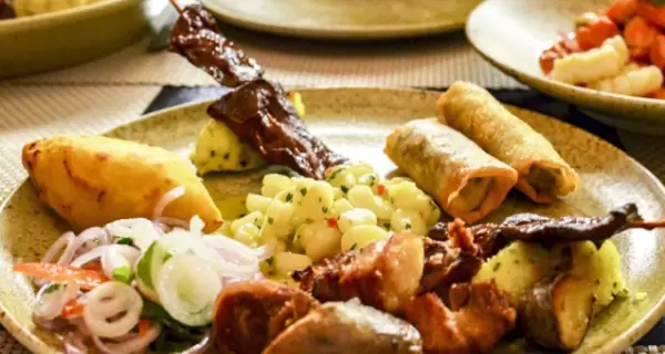 Viajar comiendo permite conocer el Per� a trav�s de sus productos, recetas y tradiciones regionales.