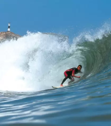 El verano ofrece condiciones ideales para surfear en distintas playas del Per�, tanto en el norte como cerca de Lima.