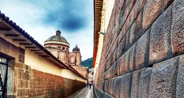 Per� ofrece playas, paisajes y ciudades con encanto ideales para escapadas rom�nticas en verano.