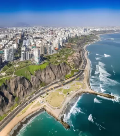 El litoral peruano ofrece playas diversas, deportes acu�ticos y buen clima para disfrutar el verano al aire libre.