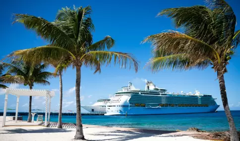 Febrero es uno de los mejores meses para recorrer el Caribe en crucero por su clima estable y rutas consolidadas.