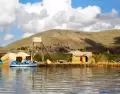 Las Islas Uros son un ejemplo �nico de vida flotante y cultura ancestral viva en el Lago Titicaca.