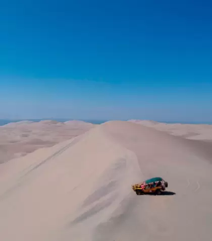 Huacachina combina desierto, dunas y aventura en uno de los paisajes m�s singulares del Per�.