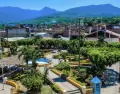 Vista panor�mica de Tarapoto, donde el verde intenso de la Selva Alta abraza la ciudad y anticipa los sabores amaz�nicos que la definen.