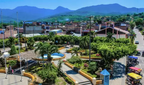 Vista panor�mica de Tarapoto, donde el verde intenso de la Selva Alta abraza la ciudad y anticipa los sabores amaz�nicos que la definen.