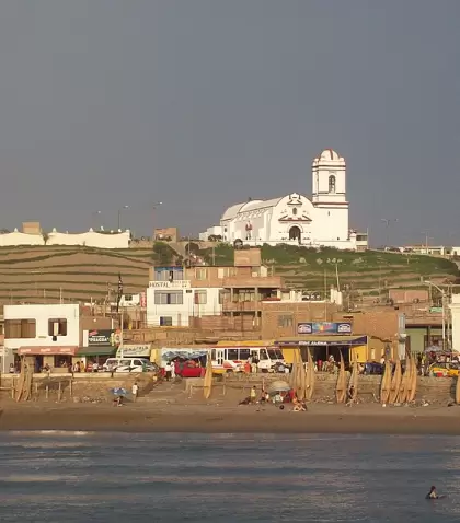 Playas de Huacho, una escapada costera al norte de Lima ideal para disfrutar del mar y la gastronom�a local.