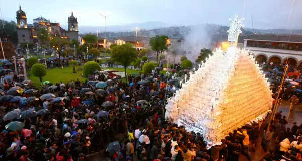 La Semana Santa en Ayacucho, la celebraci�n religiosa m�s impresionante del Per�.