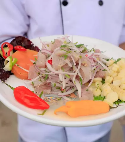 Plato de ceviche, una de las preparaciones m�s emblem�ticas de la cocina peruana, muy presente en durante Semana Santa.