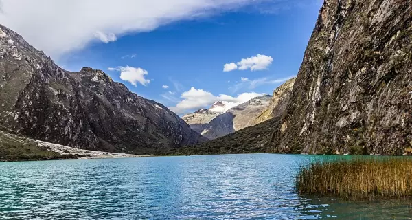 Entre monta�as nevadas y lagunas turquesa, Llanganuco en abril ofrece paisajes verdes y tranquilidad antes de la temporada alta.