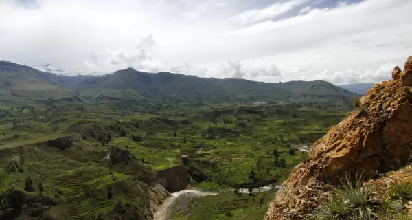 Ca��n del Colca m�s verde y tranquilo: abril cambia el paisaje y la experiencia.