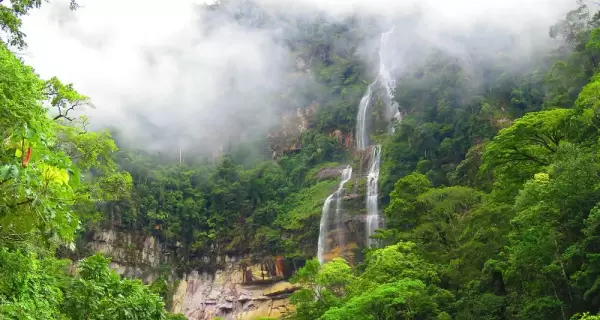 Cataratas como Ahuashiyacu muestran que Tarapoto requiere tiempo para disfrutarse sin apuro.