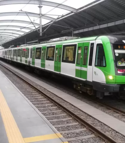 El Metro de Lima entre tr�fico, recorridos largos y movilidad urbana diaria.