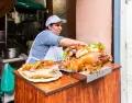 Lima tambi�n se descubre en la calle: anticuchos, picarones y sabores que hacen del viaje algo mucho m�s local.