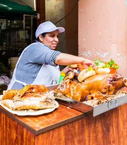 Lima tambi�n se descubre en la calle: anticuchos, picarones y sabores que hacen del viaje algo mucho m�s local.