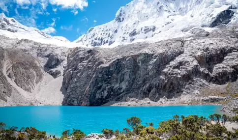 Laguna 69 ofrece una recompensa r�pida; Santa Cruz, una inmersi�n total en la monta�a.