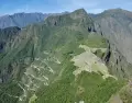 La ciudadela emerge entre monta�as y nubes en una de las mejores �pocas.