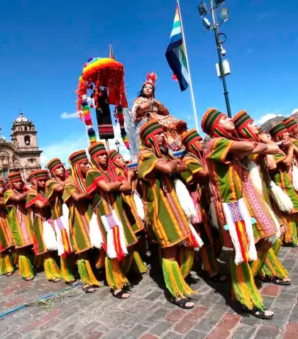 El Inti Raymi se siente tanto en las calles como en escena.