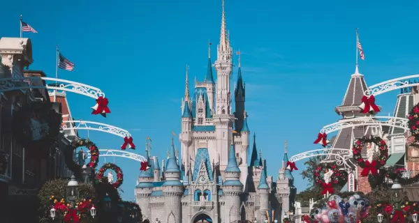 Viajar a Disney en vacaciones de invierno puede ser una experiencia inolvidable.