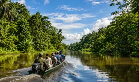 R�os navegables, selva verde y m�s oportunidades para observar fauna.