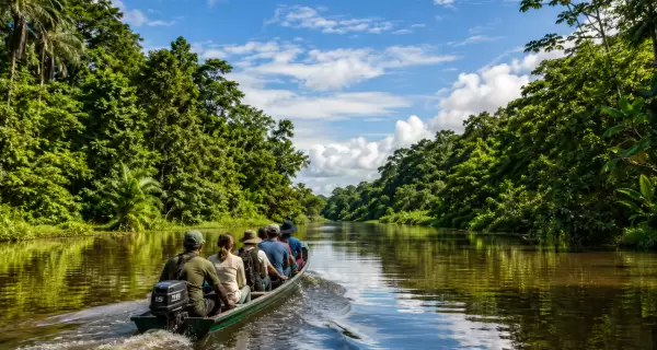 R�os navegables, selva verde y m�s oportunidades para observar fauna.