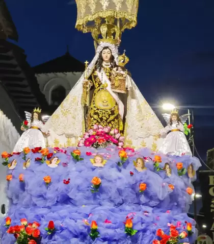 Virgen del Carmen de Paucartambo en Cusco.