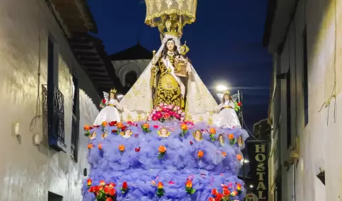 Virgen del Carmen de Paucartambo en Cusco.