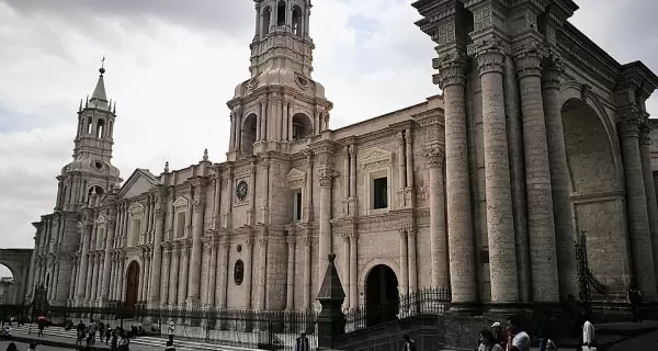 Entre arquitectura colonial, gastronom�a y paisajes andinos, Arequipa brilla durante el invierno.