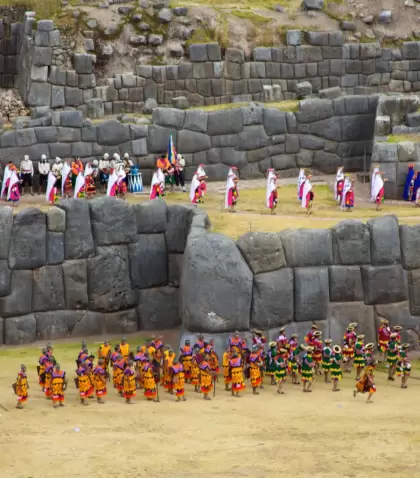 Inti Raymi re�ne cada junio a miles de personas en Cusco para revivir una de las celebraciones m�s emblem�ticas del mundo andino.
